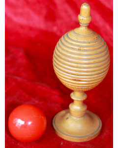 Ball Vase - Plain Boxwood